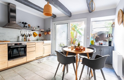 Grignan Chalet De Esquí | La Maison Rose, in het hart van Grignan, Prive terras