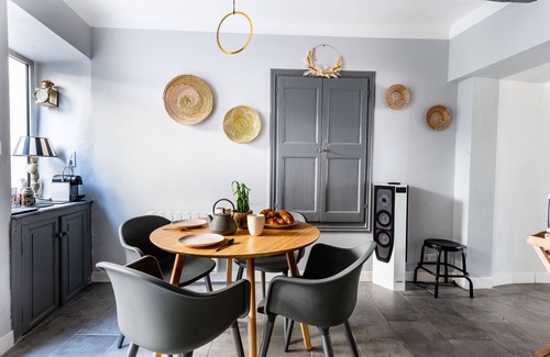 Grignan Chalet De Esquí | La Maison Rose, in het hart van Grignan, Prive terras