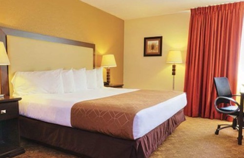 Clemmons Hotel | Village Inn Clemmons/Winston Salem, Trademark by Wyndham