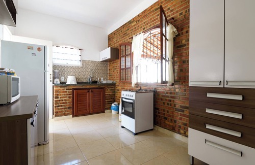 Porto da Roca Casa | Village Itaúna Inn - Casa Amarela