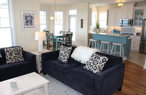 Manteo Casa | Village Landings 66, hermosa casa de 4 dormitorios con frente de sonido en Pirate's Cove