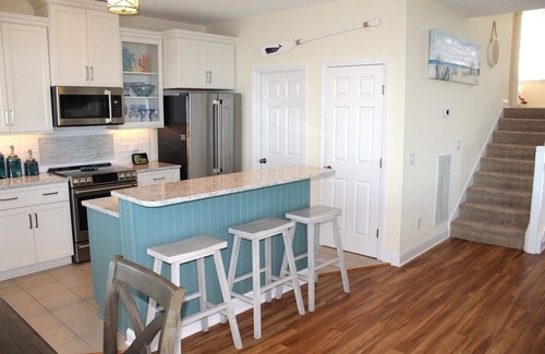 Manteo Casa | Village Landings 66, hermosa casa de 4 dormitorios con frente de sonido en Pirate's Cove