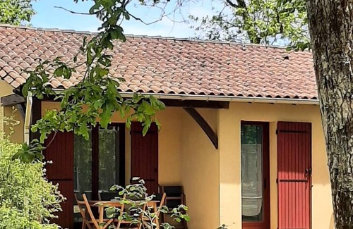 Calviac-en-Perigord Casa | Village of 10 lodgings with heated outdoor swimming pool, restaurant on 1 hectare