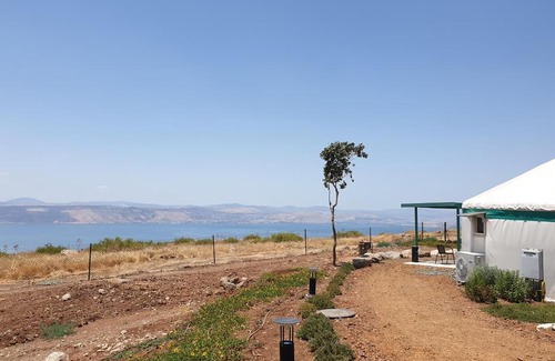 Giv'at Yo'av Otro | Village on the Cliff