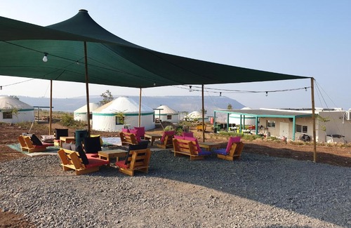 Giv'at Yo'av Otro | Village on the Cliff