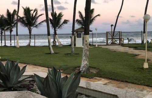 Vilas do Atlantico Apartamento | Village pé na areia com limpeza