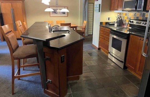 Olympic Valley Condominio | Village@Palisades Tahoe Sleeps 6