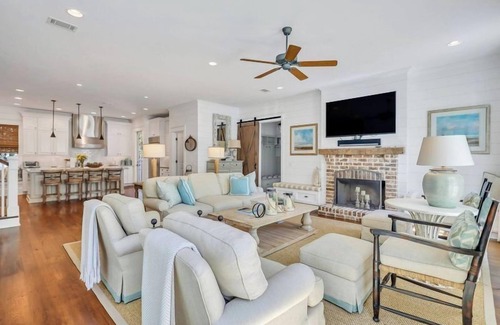 King City Casa | Village Paradise - Enjoy Island living at its best.