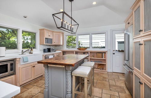 Demere Park Casa | Village Revival! Perfect Village/Beach Location, Fully Renovated, Summer Passes to Neptune Park Fun Zone!