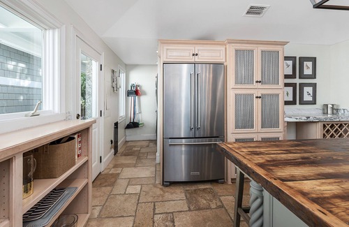 Demere Park Casa | Village Revival! Perfect Village/Beach Location, Fully Renovated, Summer Passes to Neptune Park Fun Zone!