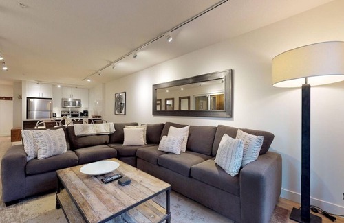 Whistler Cay Heights Apartamento | VILLAGE STROLL - Spectacular Village Stroll location & Designer Remodel.