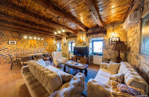 Donje Polje Casa | Village Villa Dobrski Dvori
