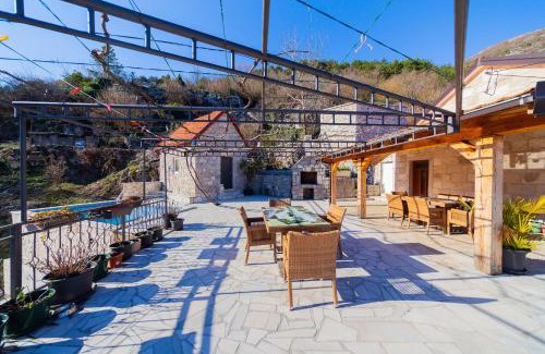 Donje Polje Casa | Village Villa Dobrski Dvori