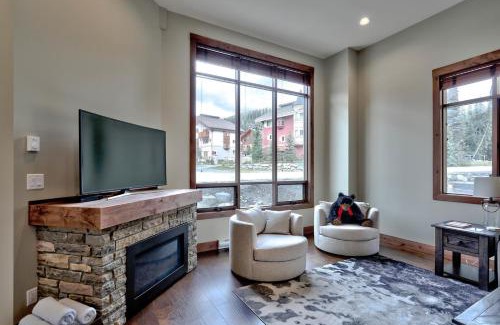 Sun Peaks Casa | Village Walk #21 By Bear Country