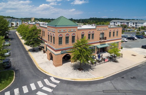 Villages of Five Points Condominio | Villages of Five Points 2nd floor condo - great location & amenities!