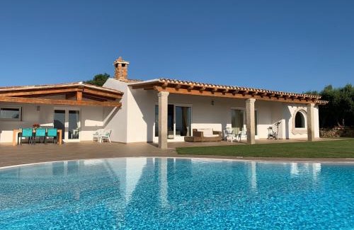 Porto San Paolo Villa | VillaLuxx