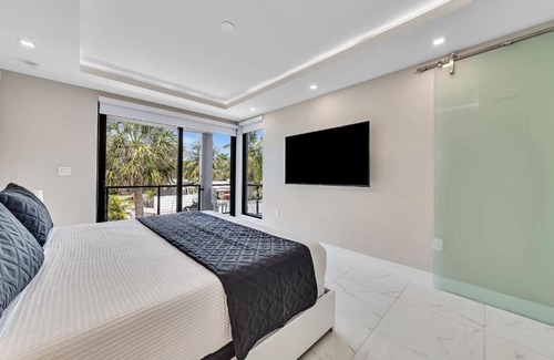 Tarpon River Casa | VillaPlaya brand new home, modern style resort!