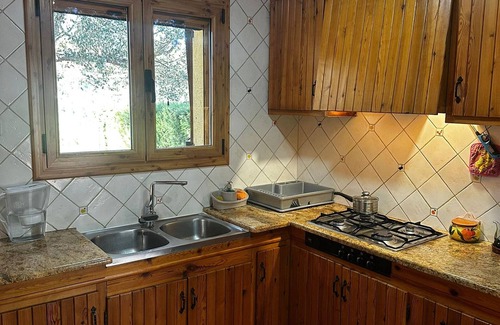 Can Carbonell Casa | VILLAS COSETTE - Villa La font dels pins. Precioso Chalet con Piscina, Parquing y Barbacoa.