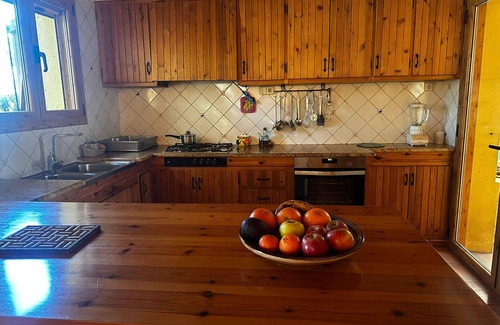 Can Carbonell Casa | VILLAS COSETTE - Villa La font dels pins. Precioso Chalet con Piscina, Parquing y Barbacoa.