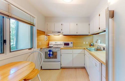 Bethany Beach Condominio | Villas of Bethany West - 792B Salt Pond Circle | Lovely condo with pool & tennis