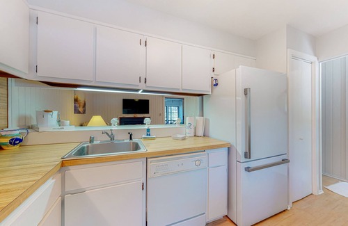 Bethany Beach Condominio | Villas of Bethany West - 792B Salt Pond Circle | Lovely condo with pool & tennis