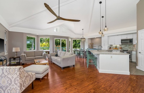 Kaiulani Casa | VILLAS ON THE PRINCE 27 - PRIVATE GATED UPSCALE COMMUNITY - PANORAMIC GREENERY