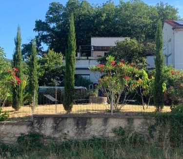 Sauzet Apartamento | VillaSarda Drome