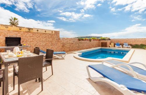 San Lawrenz Casa | Villayana Gozitan Farmhouse with pool - Happy Rentals