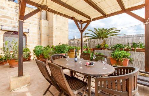 San Lawrenz Casa | Villayana Gozitan Farmhouse with pool - Happy Rentals