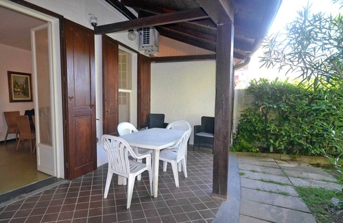 Lido delle Nazioni Casa | Villetta a schiera disposta su due livelli con ampio giardino privato
