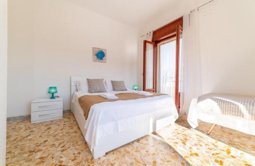 Torre Santa Sabina Casa | Villetta Pina 50m da spiaggia sabbia e parcheggio privato