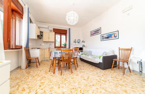 Torre Santa Sabina Casa | Villetta Pina 50m da spiaggia sabbia e parcheggio privato