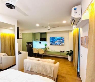 Viman Nagar Apartamento | Viman Vista The luxury studio near Pune airport
