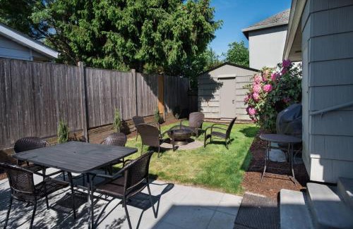 Newberg Casa | Vine and View Cottage
