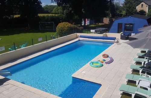Camors Cabaña | Vine Cottage - capacidad para 6 personas con piscina compartida con calefacción en precioso entorno rural