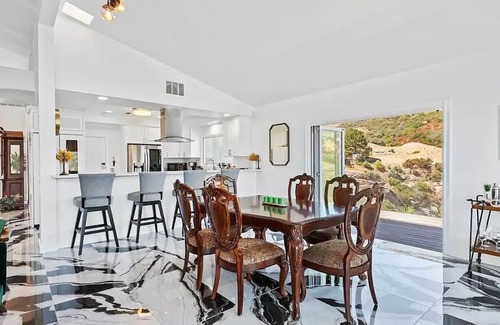 Malibu Casa | Vineyard Above the Clouds