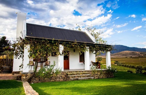 Drakenstein Casa | Vineyard Cottage at Bosman Wines