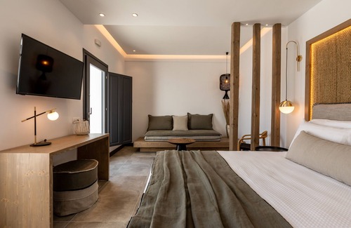 Akrotiri Casa | Vineyard Exclusive Suites