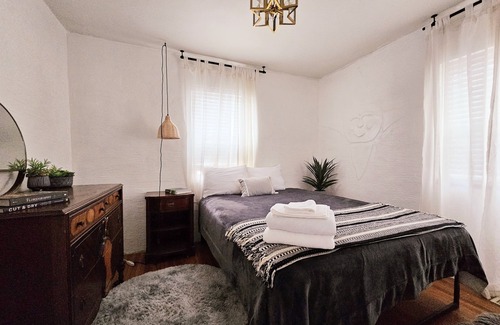 Jonesville Casa | Vineyard Retreat Getaway
