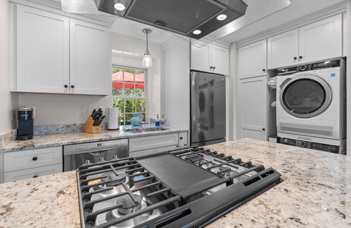 Mashpee Casa | Vineyard Sound Retreat Sleeps 6!