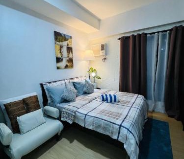 Phil-Am Apartamento | Vinia Infinity Studio 2 Near Malls with WiFi Netflix and Karaoke