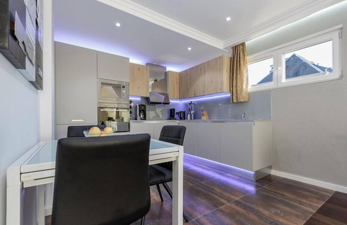 Gare Apartamento | Lujoso Penthouse con Jacuzzi y Vista al Jardín - Centro de Luxemburgo