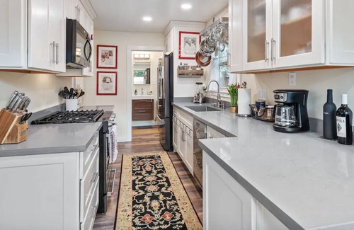 Memorial Hospital Neighborhood Casa | Vintage 2 Bedroom, Proctor Terrace