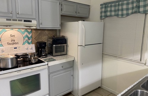 Norfolk - Virginia Beach Casa | Vintage 3 bed,2.5 bath townhouse 10 mins to ocean