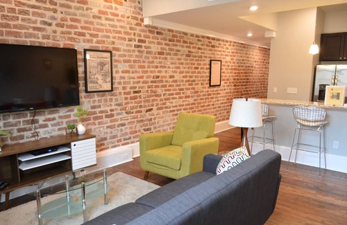 Central Business District Condominio | Anuncios Vintage Condominio de lujo temático, a 2 cuadras del Barrio Francés