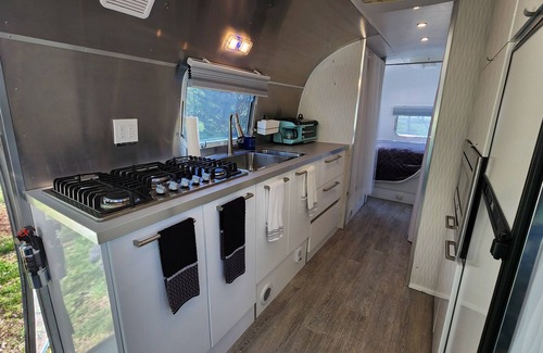 McMinnville Casa | Vintage Charm and Modern Comfort in a Renovated Airstream