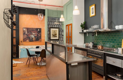 Cape Town City Centre Apartamento | Vintage Chic Apartment: Industrial-Inspired Living