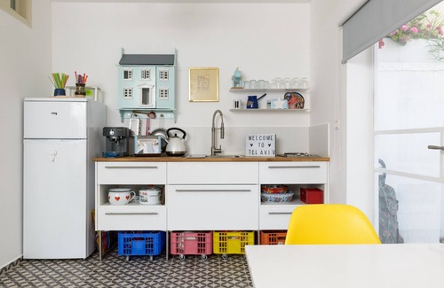 Neve Tzedek Apartamento | Vintage & Chic with Patio by FeelHome