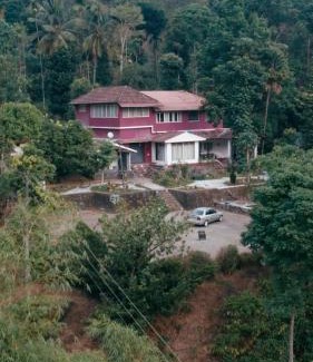Mananthavady Casa | Vintage Coffee Estate 3 Bedrooms 1 Cottage