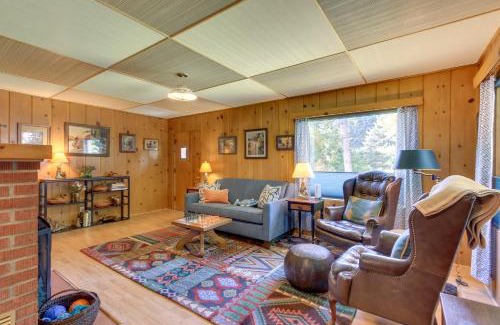 Walterville Casa | Vintage Cottage by Leaburg Canal with Large Yard!